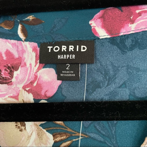 NWT! Torrid teal floral Georgette fit & flare blouse - Picture 13 of 14